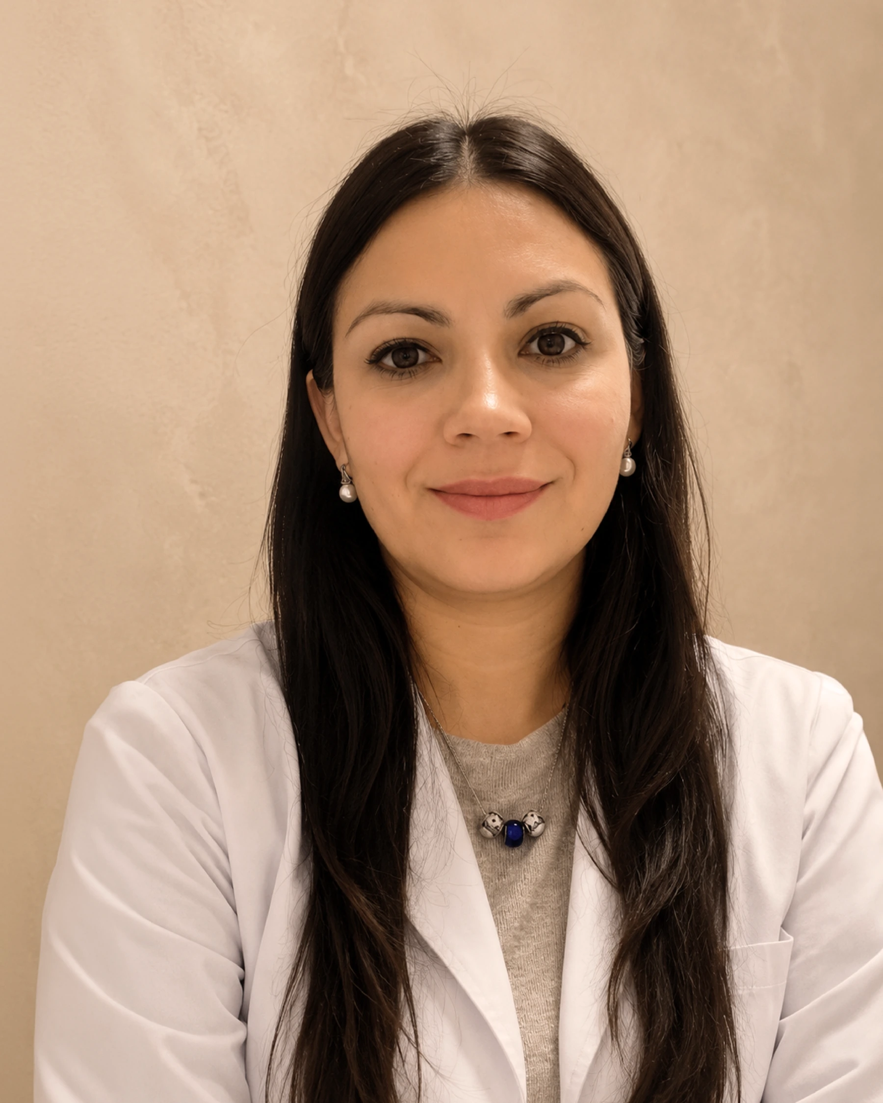 Retrato de Dra. Andrea Barrionuevo, ginecología.