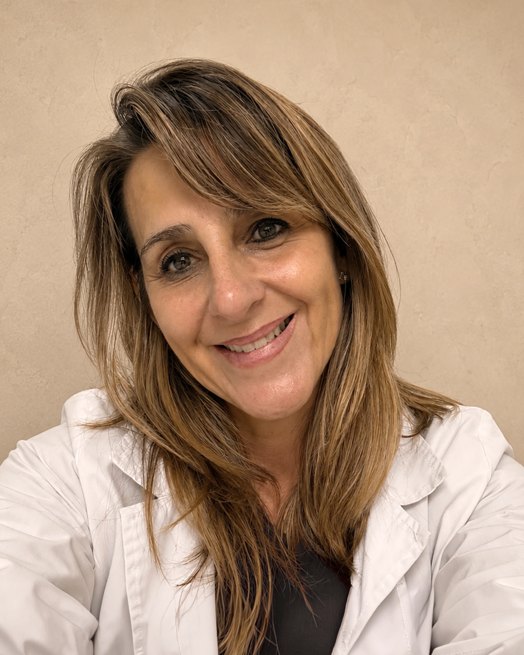 Retrato de Dra. Ximena Aldunate, hematología.